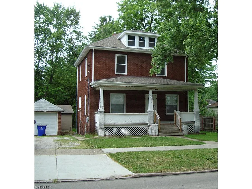 1016 Franklin Ave photo 1