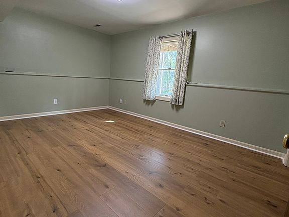 5th image of 706 Shamrock Dr