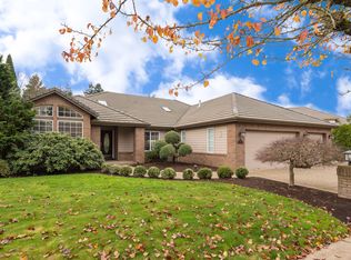 3890 Meadow View Dr, Eugene, OR 97408