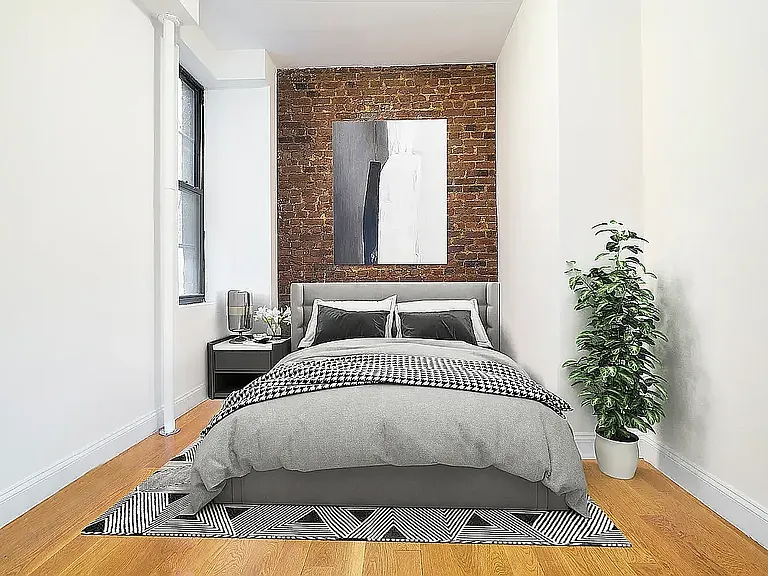 231 E 14th St #4R — Photo 3