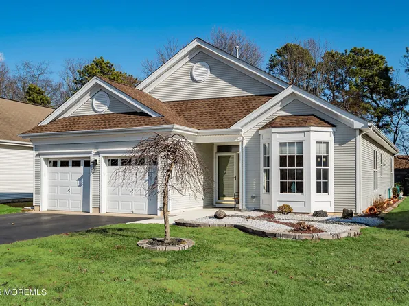 63 Golden Seasons Drive, Lakewood, NJ 08701