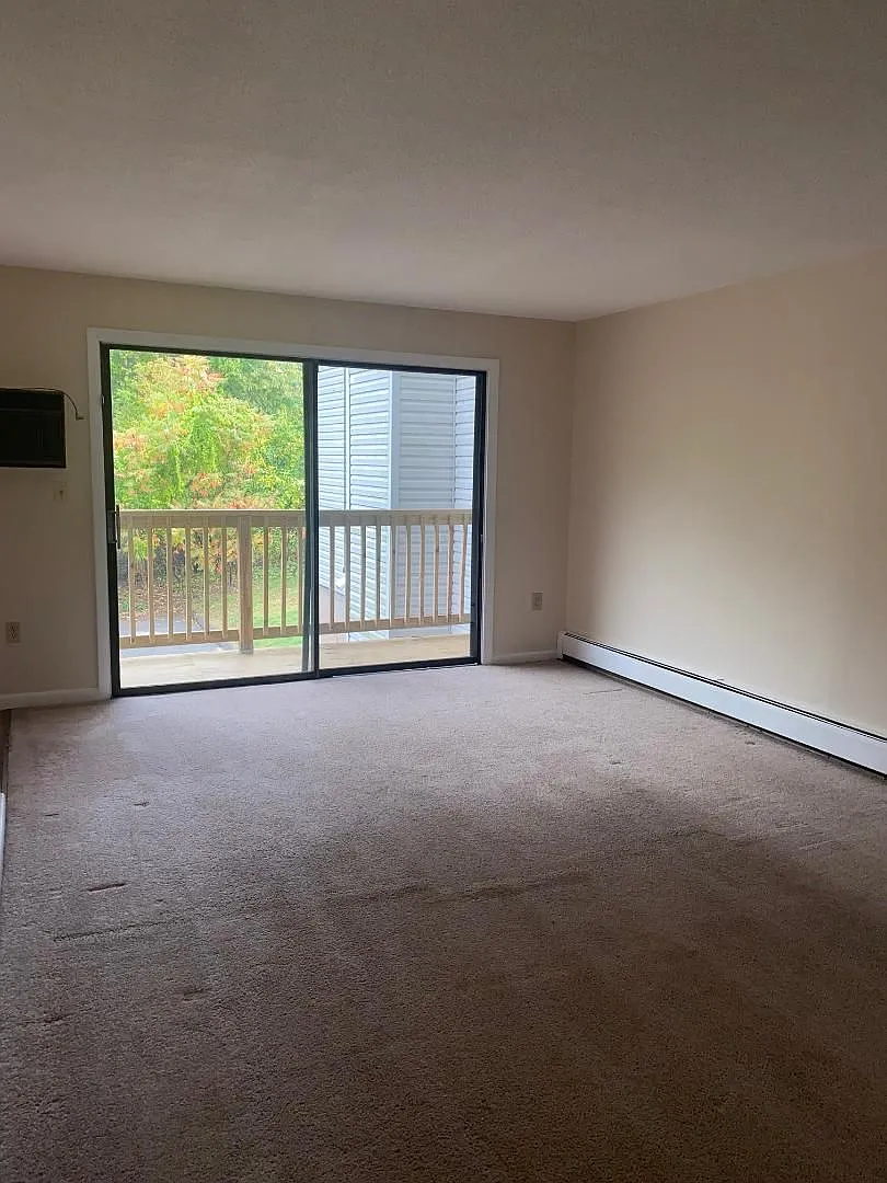 Woodmere Place — Photo 3