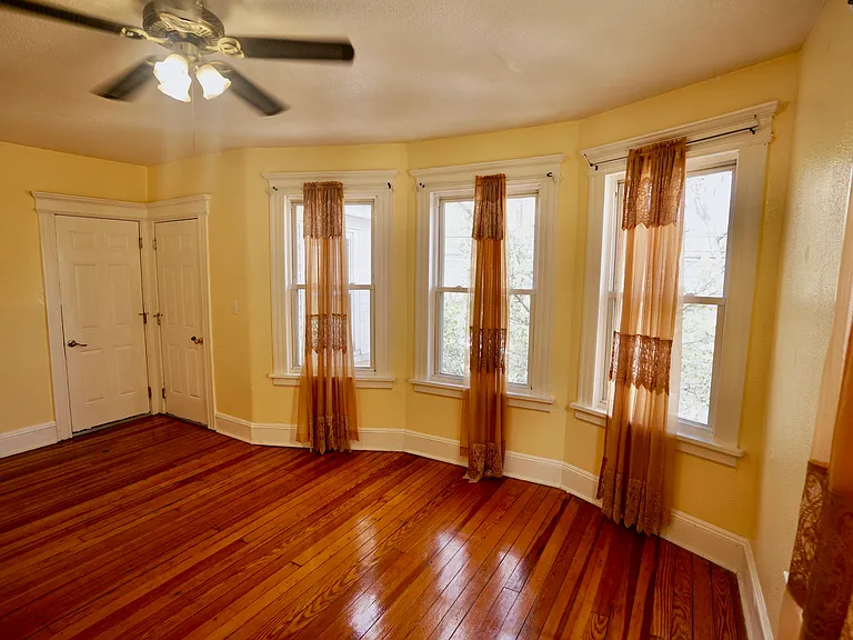 744 Boston Ave — Photo 2