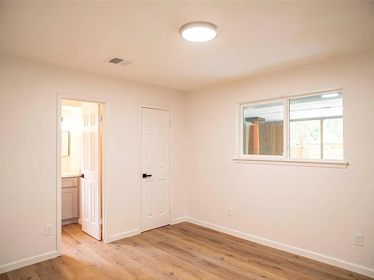 9214 Woodland Oaks Dr — Photo 19