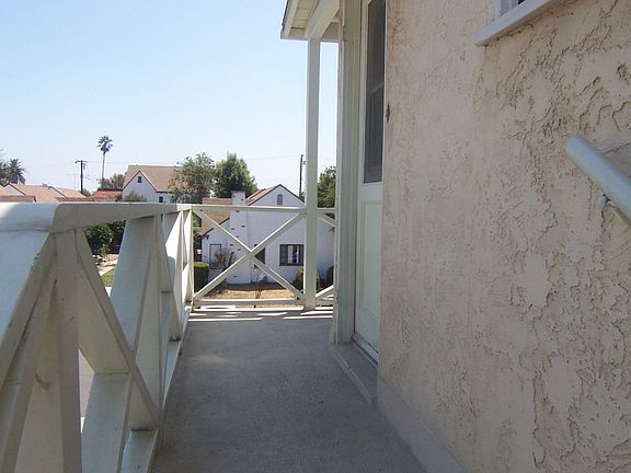 3rd image of 205 S Olive Ave APT B