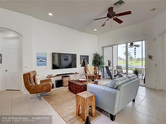 3rd image of 6863 Southport Dr