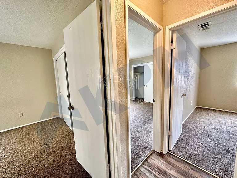7203 Kelley Dr — Photo 13