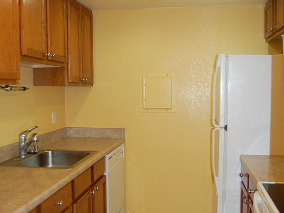 5th image of 14010 Juanita Dr NE APT B6