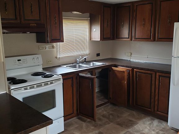 3rd image of 318 Pearl Ln
