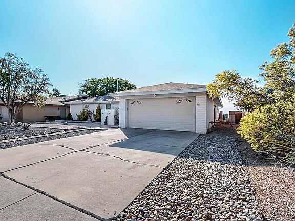 5th image of 6405 Glendora Dr NE