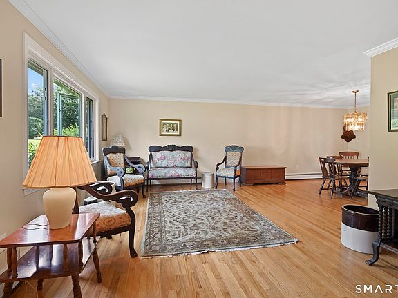 5th image of 46 Longfellow Road