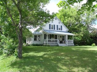 10 Merriman St, Jay, ME 04239