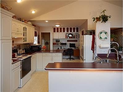 4th image of 860 Southwood Dr