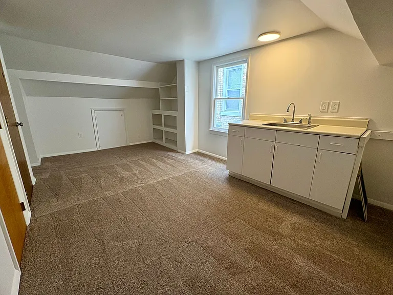423 W Penn St — Photo 20