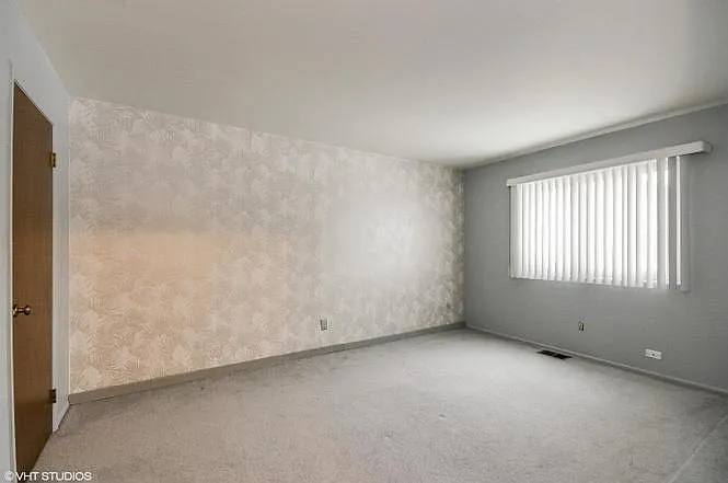 310 E 60th Ct — Photo 7