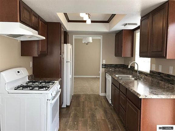 4th image of 2411 Eastwood Dr