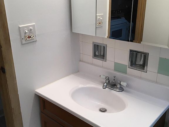 2nd image of 9455 Maple Dr APT 1A