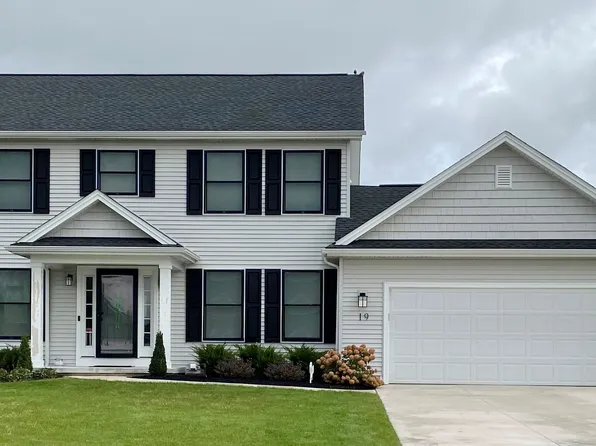 Hubbard Rd, East Aurora, NY 14052