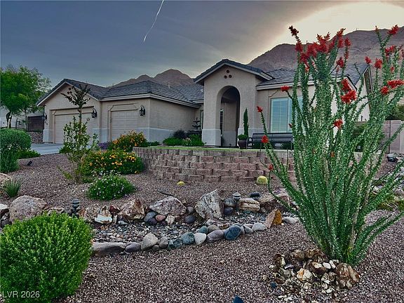 3rd image of 820 Market Crest Dr