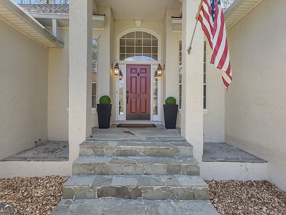 4th image of 75 Springwater Xing