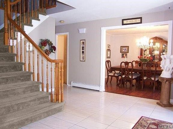 2nd image of 9 Windward Ct