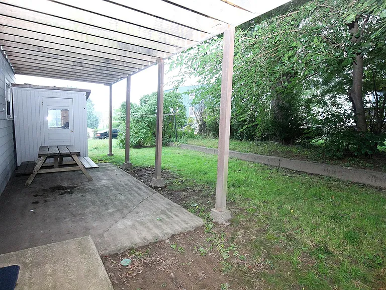52 Westminster Ave #1 — Photo 17