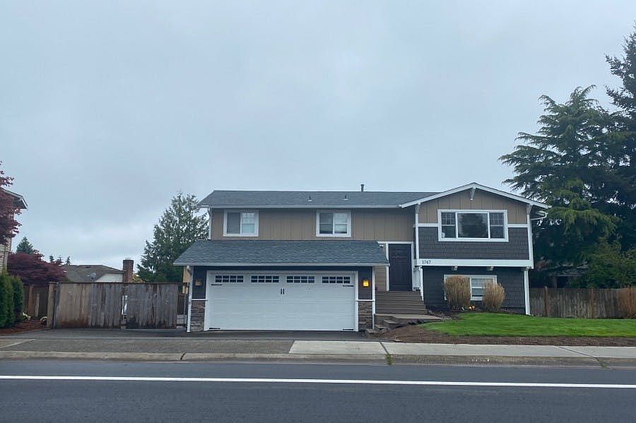 1st image of 1747 211th Way NE