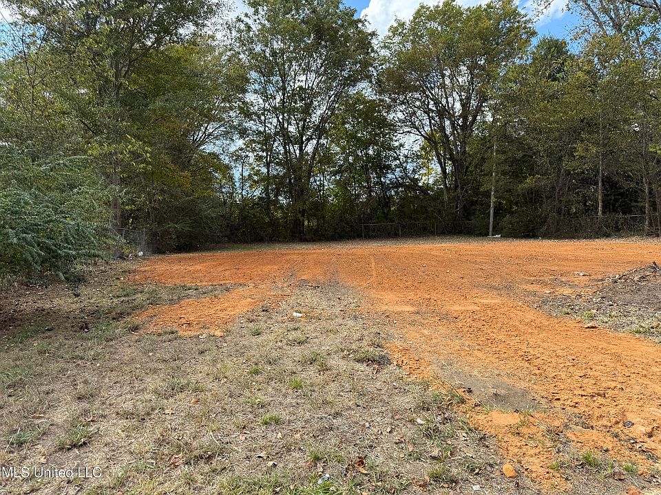 1st image of 405 S Foster Dr