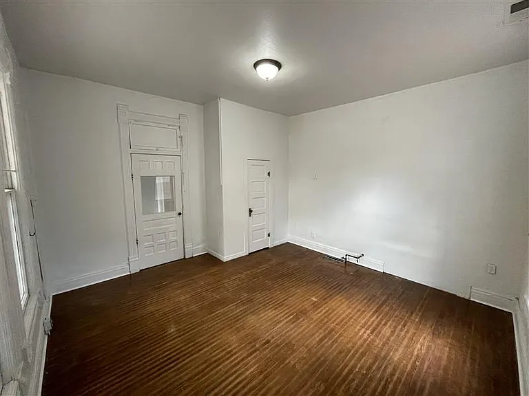 306 Walter St SE — Photo 20