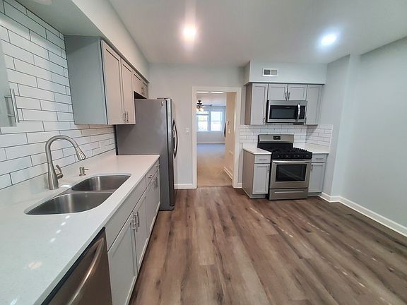 4th image of 7637 W Belmont Ave #2