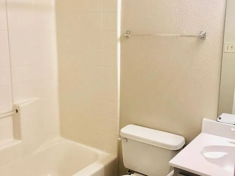 5902 Lakey Dr — Photo 12