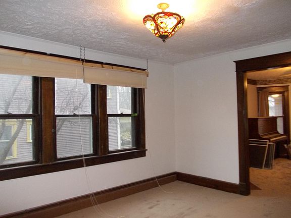 3rd image of 2322 Nowland Ave