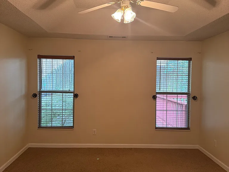 1840 Arborwood Dr — Photo 38