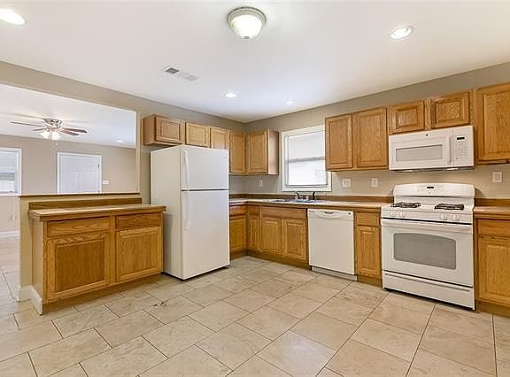 4th image of 21 E Carmack Dr