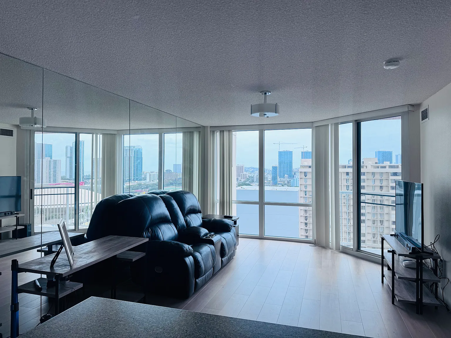 1 bed, 585 sqft, $2,900 — Photo 4