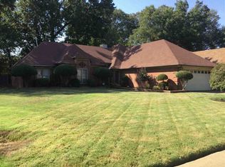4477 Pinegate Dr, Memphis, TN 38125
