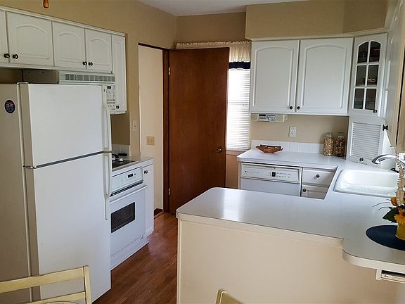4th image of 335 Orchard Dr