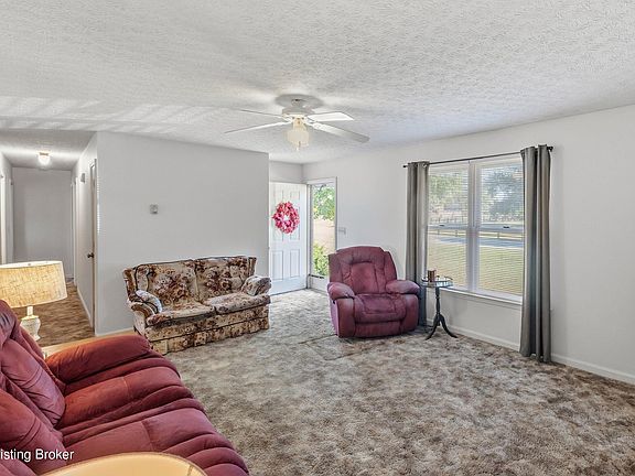 4th image of 122 Raisor Ave