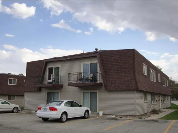 3215 Terrace Dr, Cedar Falls, IA