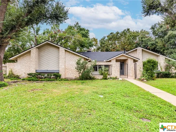 310 Cherrywood Cir, Taylor, TX 76574