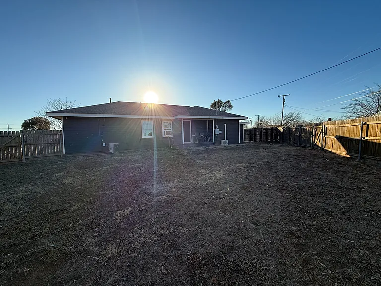 801 Hickory St — Photo 22