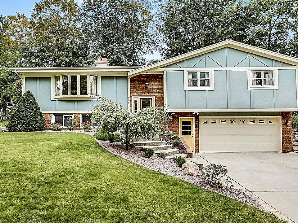 1st image of 907 Mulberry Dr W
