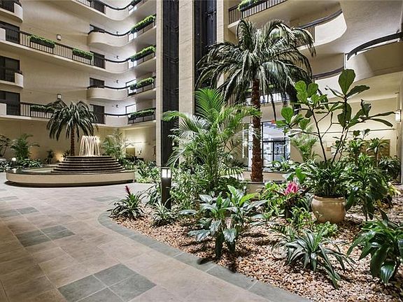 4th image of 2413 Bayshore Blvd Unit 1402