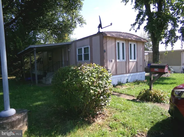 228 Johnson Dr, Fairless Hills, PA 19030