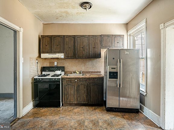 4th image of 730 E 22nd St