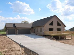 W7428 White Oak Run, Pardeeville, WI 53954