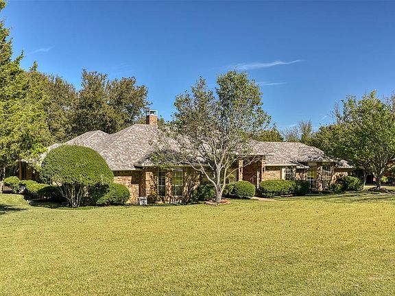 3rd image of 106 Winding Way Ct