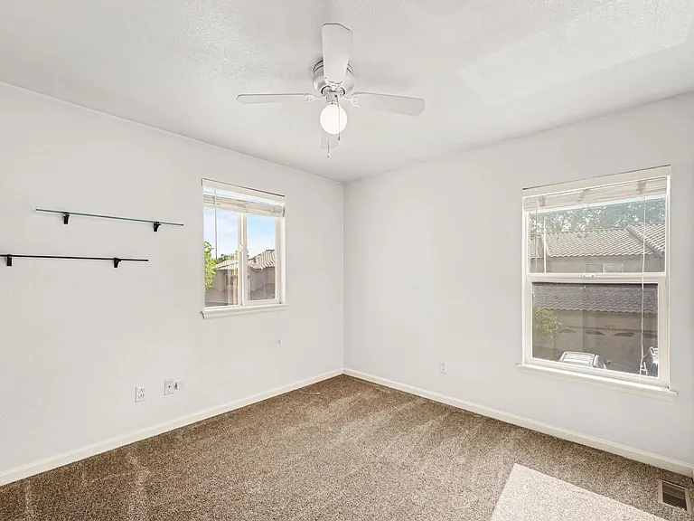 4452 S Auckland Ct — Photo 17