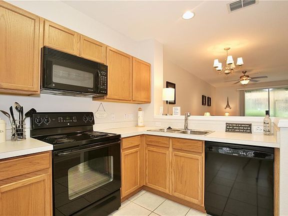 5th image of 1821 Stockton Dr