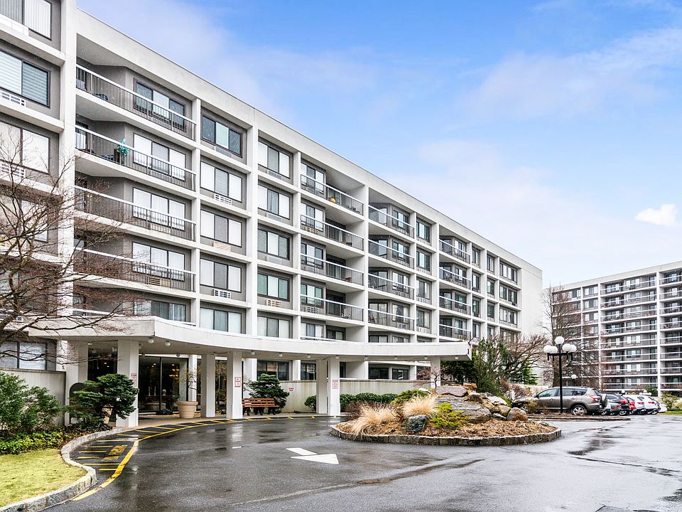 1st image of 200 High Point Dr APT 505